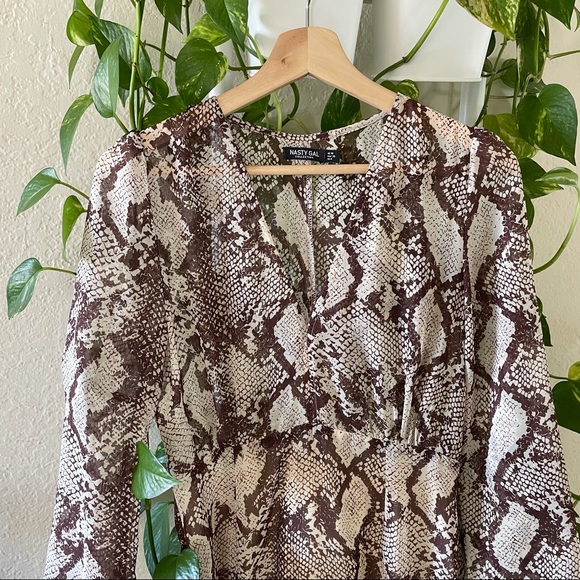 NASTYGAL SNAKESKIN PRINT DRESS - Picture 2 of 2